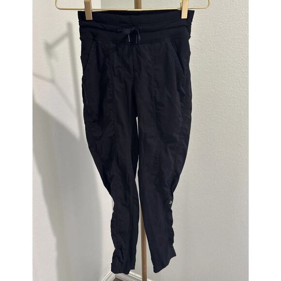 Lululemon Black Micro Striped Track Pants with Pockets Size 2 - Picture 1 of 4